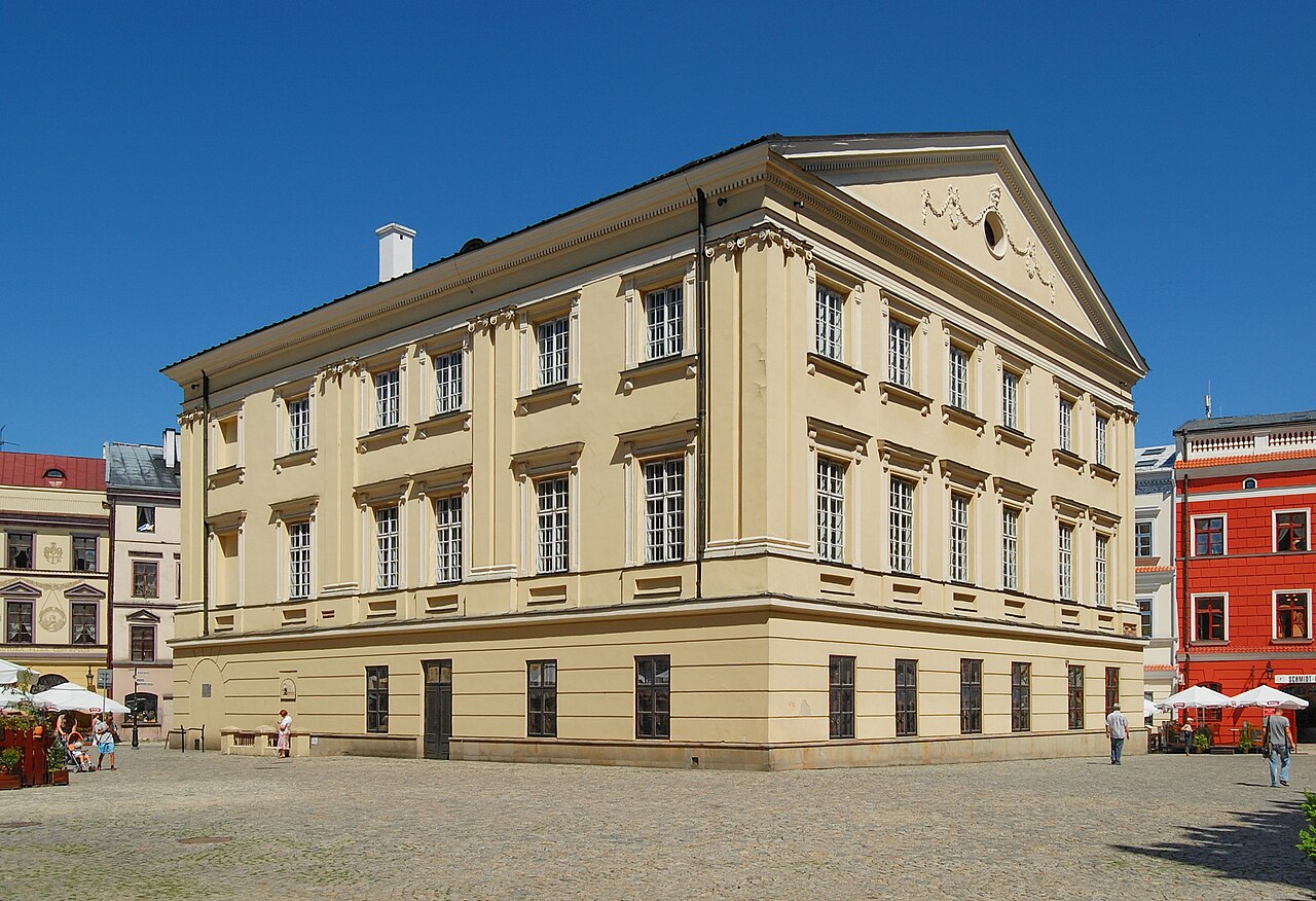 A modern photograph of the former Crown Tribunal in Lublin, not a depiction of its proceedings in 1578