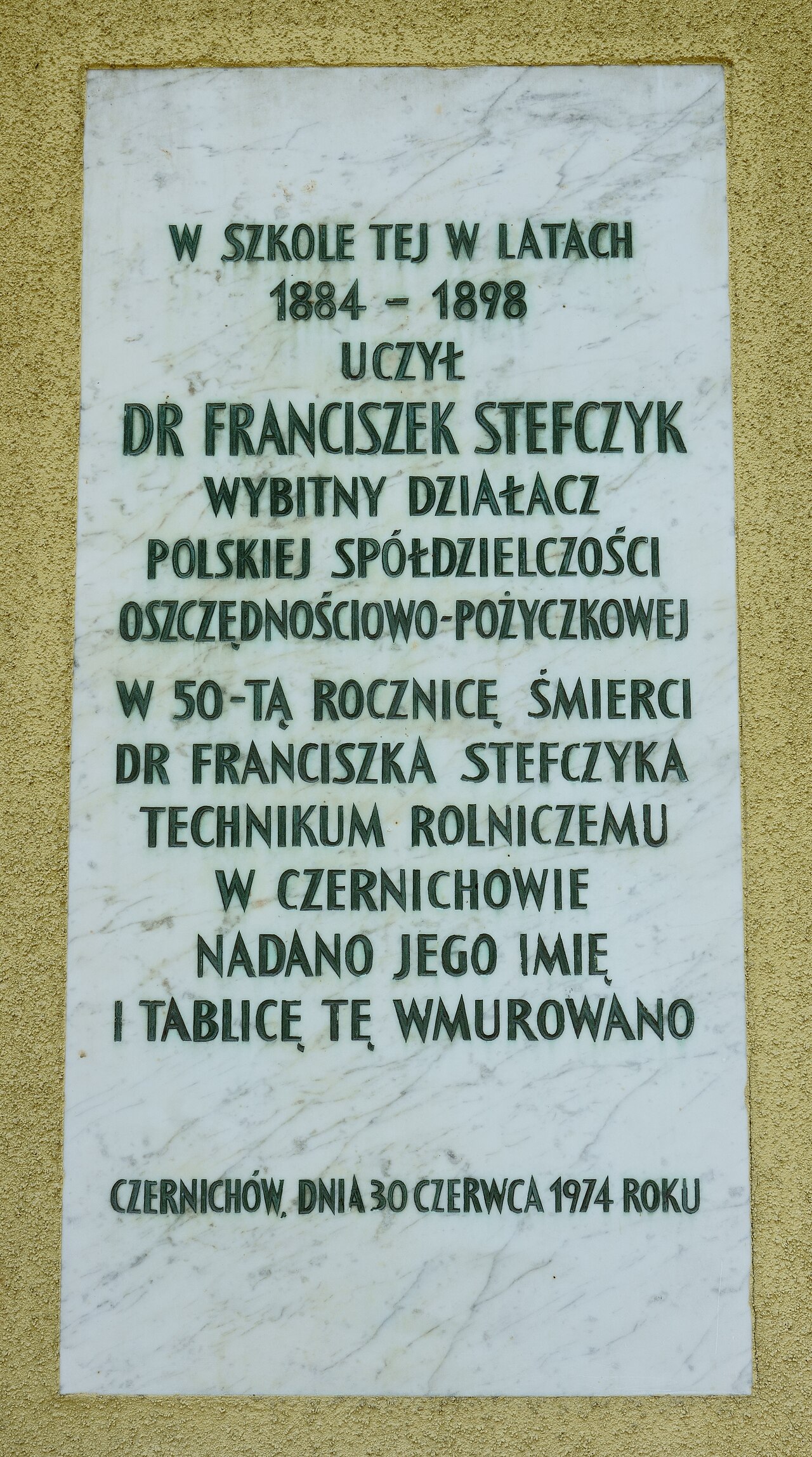 Tablica upamiętniająca Franciszka Stefczyka w Czernichowie